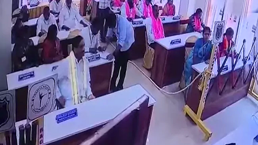 మున్సిపల్ పీఠాలను దక్కించుకున్న బీఆర్‌ఎస్