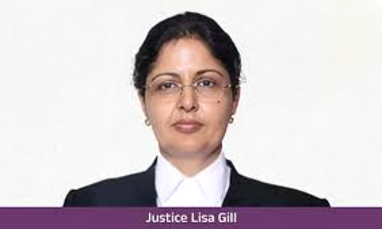 ఏపీ హైకోర్టు తొలి మహిళా సీజేగా జస్టిస్ లీసా గిల్ ప్రమాణ స్వీకారం