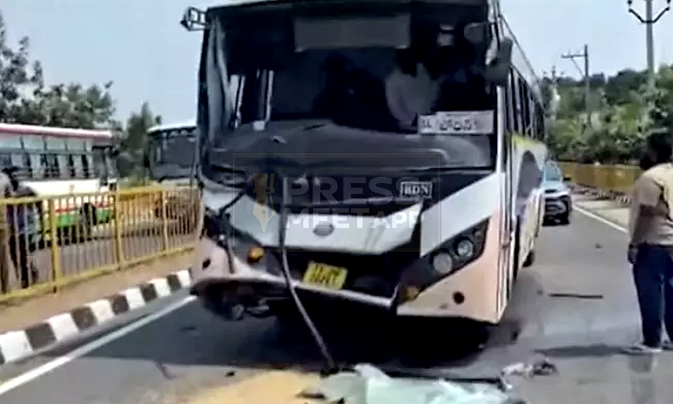 మెదక్ జిల్లాలో ఆర్టీసీ బస్సు ప్రమాదం: 15 మంది ప్రయాణికులకు గాయాలు