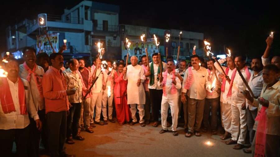 కాంగ్రెస్ అసమర్థతతోనే విద్యుత్ సంక్షోభం: 24 గంటల కరెంటు ఇవ్వకుంటే ఇళ్ల ముట్టడి తప్పదు.. మాజీ ఎమ్మెల్యే దివాకర్ రావు